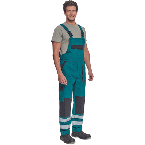03530035-MAX-NEO-RFLX-bibpants-green-model-CERVA-122020-15713.tif 03530035 MAX NEO RFLX bibpants green model CERVA 122020 15713.tif