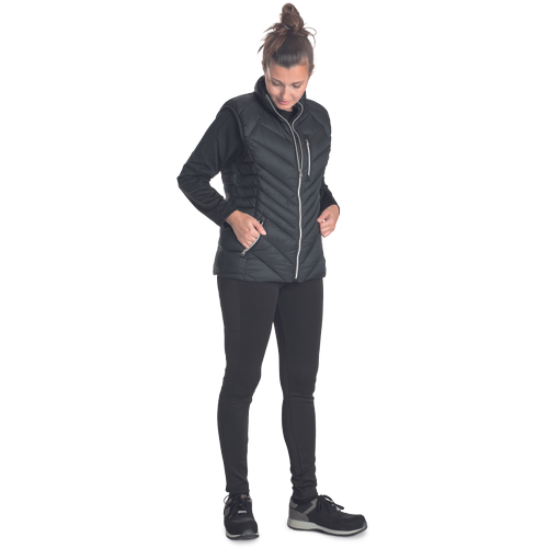 03430009-L-SURE-SYLVIA-vest-black-model-Chodov-2024-2274.tif.png 03430009 L SURE SYLVIA vest black model Chodov 2024 2274.tif